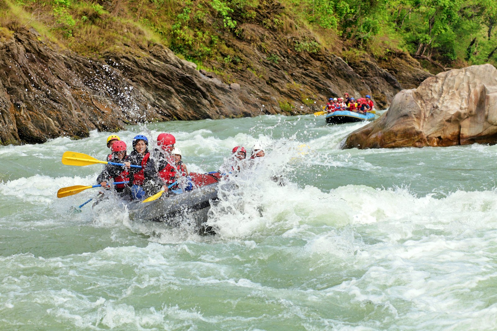Provo River Rafting with Older Kids: Class III Rapids and Family Outfitters